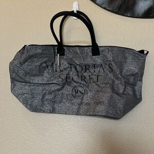 Victorias Secret Supermodel Shimmer London Paris New York Getaway Duffel Bag NWT